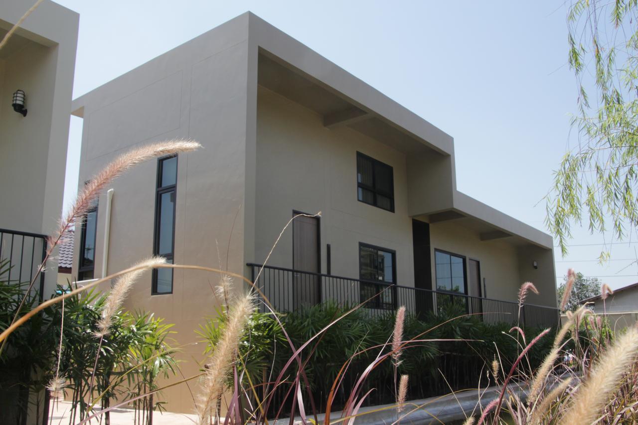 The Residence Thepkanjana Ban Khlong Krathum Baen Exterior foto