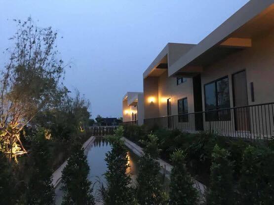 The Residence Thepkanjana Ban Khlong Krathum Baen Exterior foto